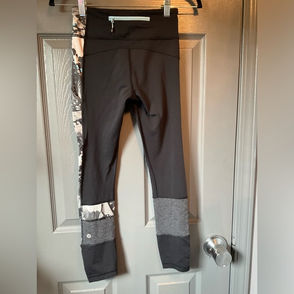 Lululemon size 2 Run the World black leggings - Picture 10 of 16